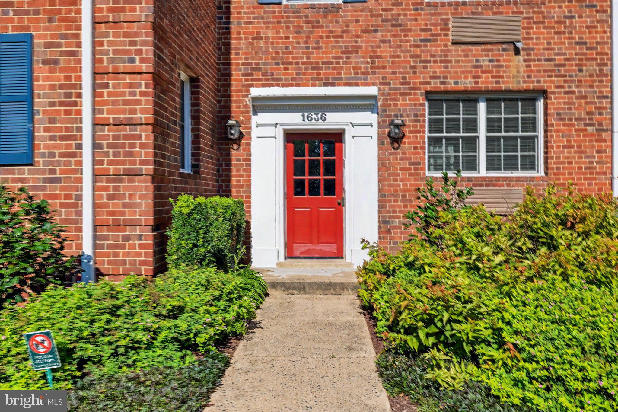 1636 W ABINGDON DRIVE 102