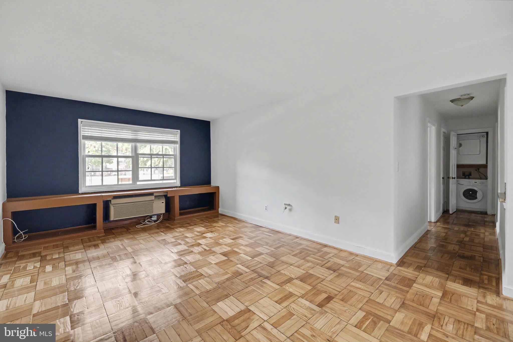 1636 W ABINGDON DRIVE 102