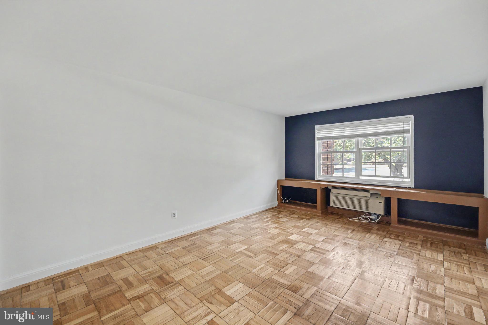 1636 W ABINGDON DRIVE 102