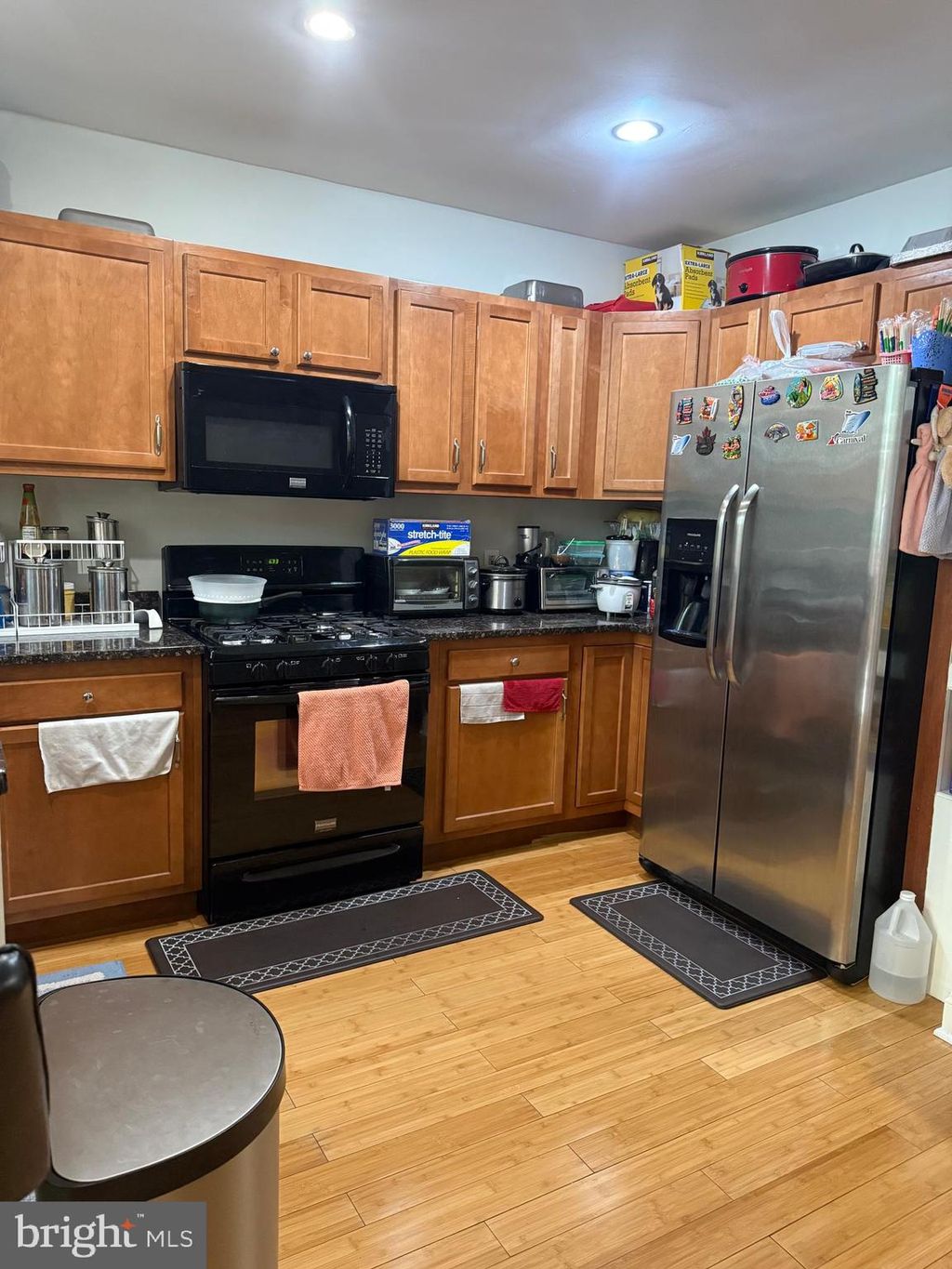 listing image 0