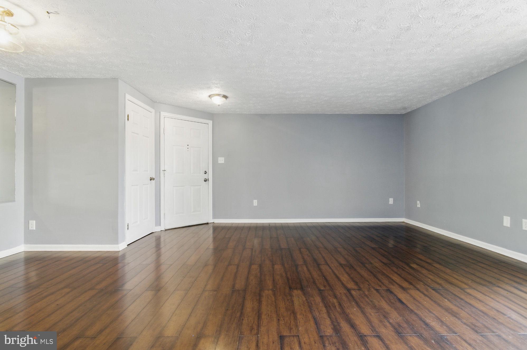 807 STRATFORD WAY E 1300E
