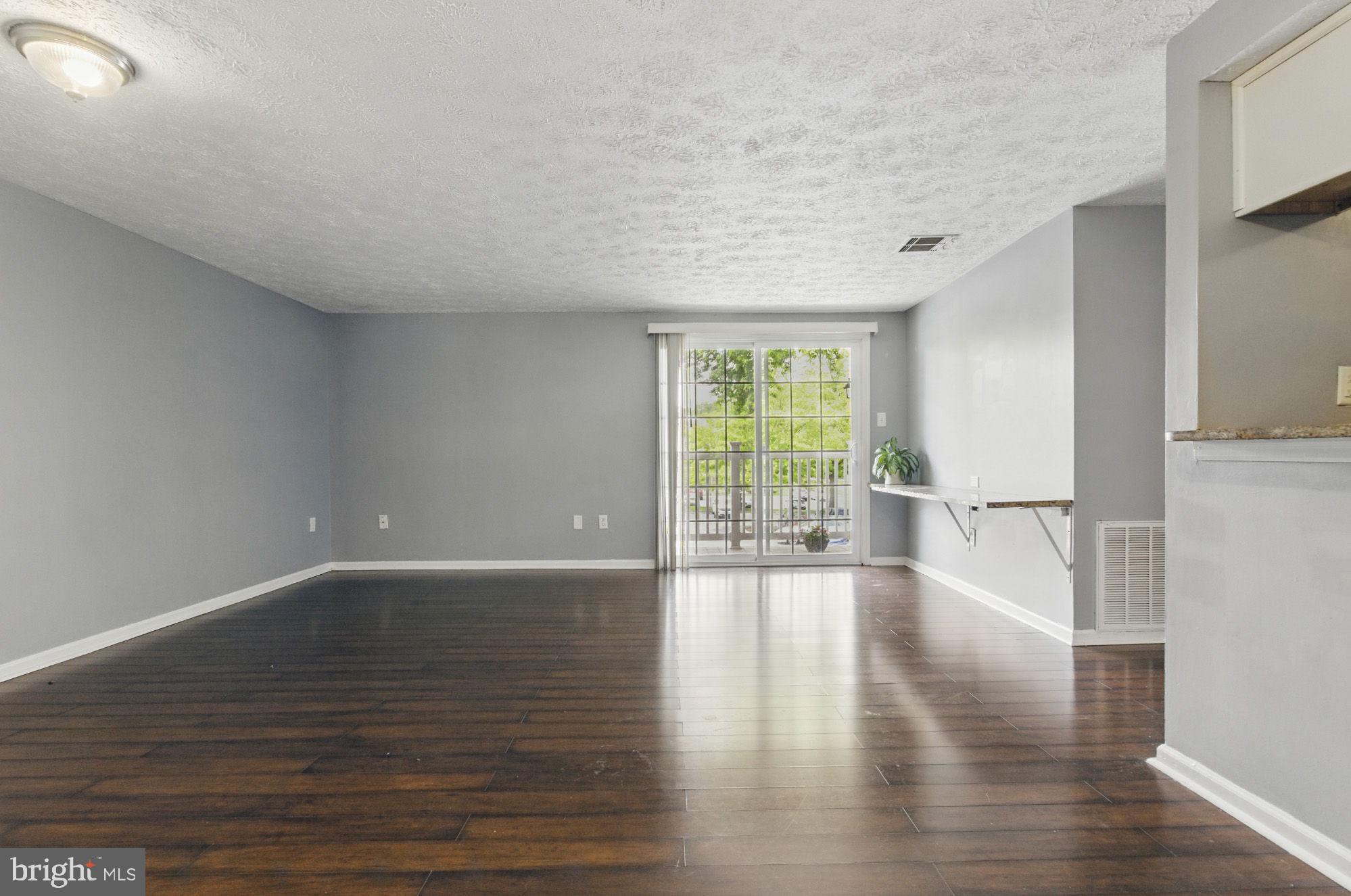 807 STRATFORD WAY E 1300E