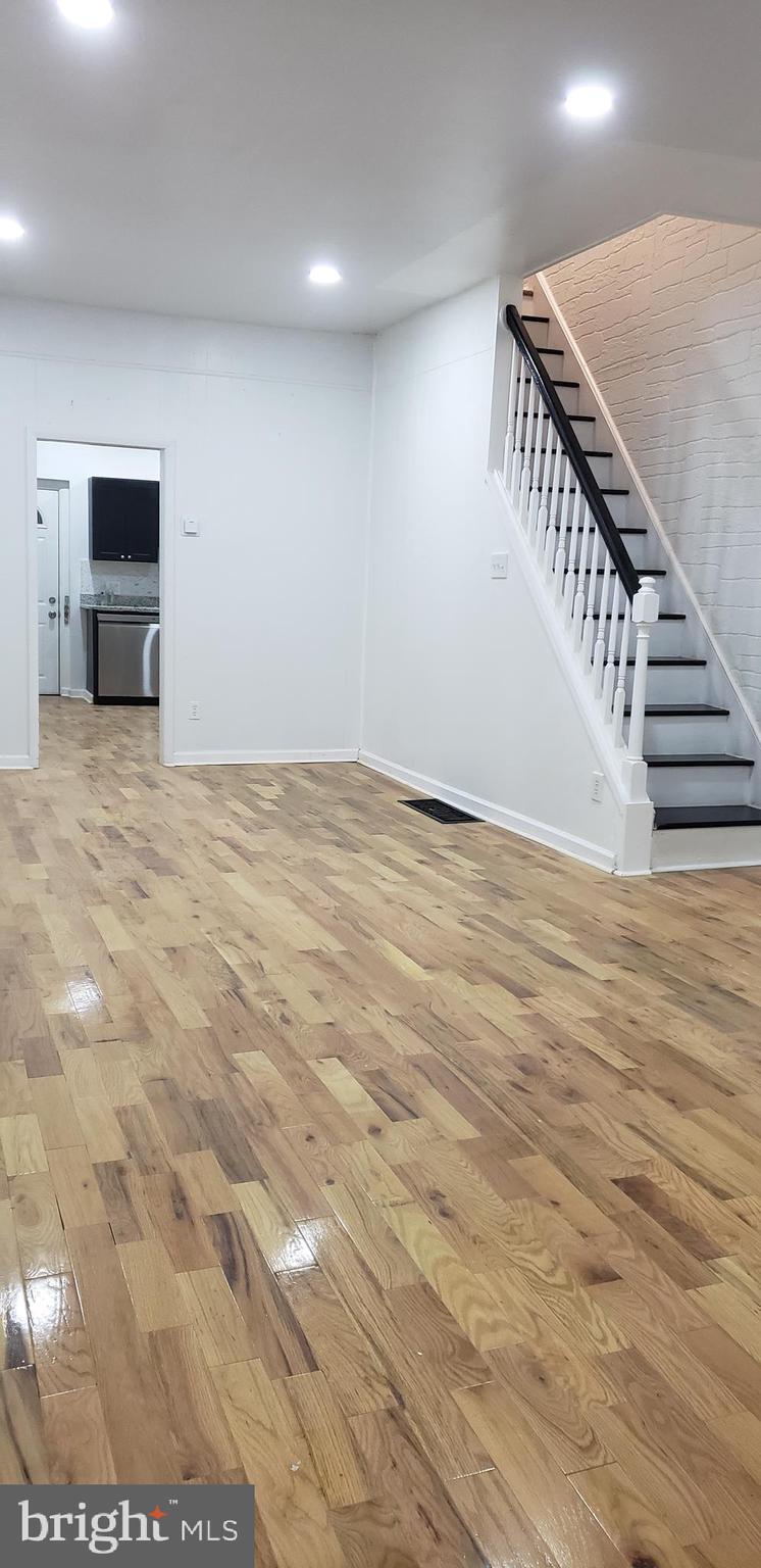 KENSINGTON - Residential