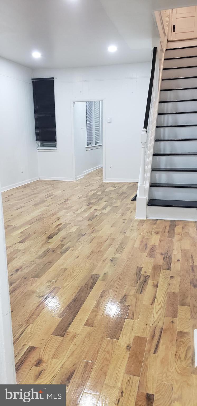 KENSINGTON - Residential