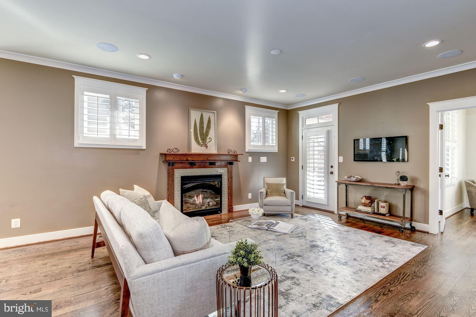 HILLWOOD - Residential