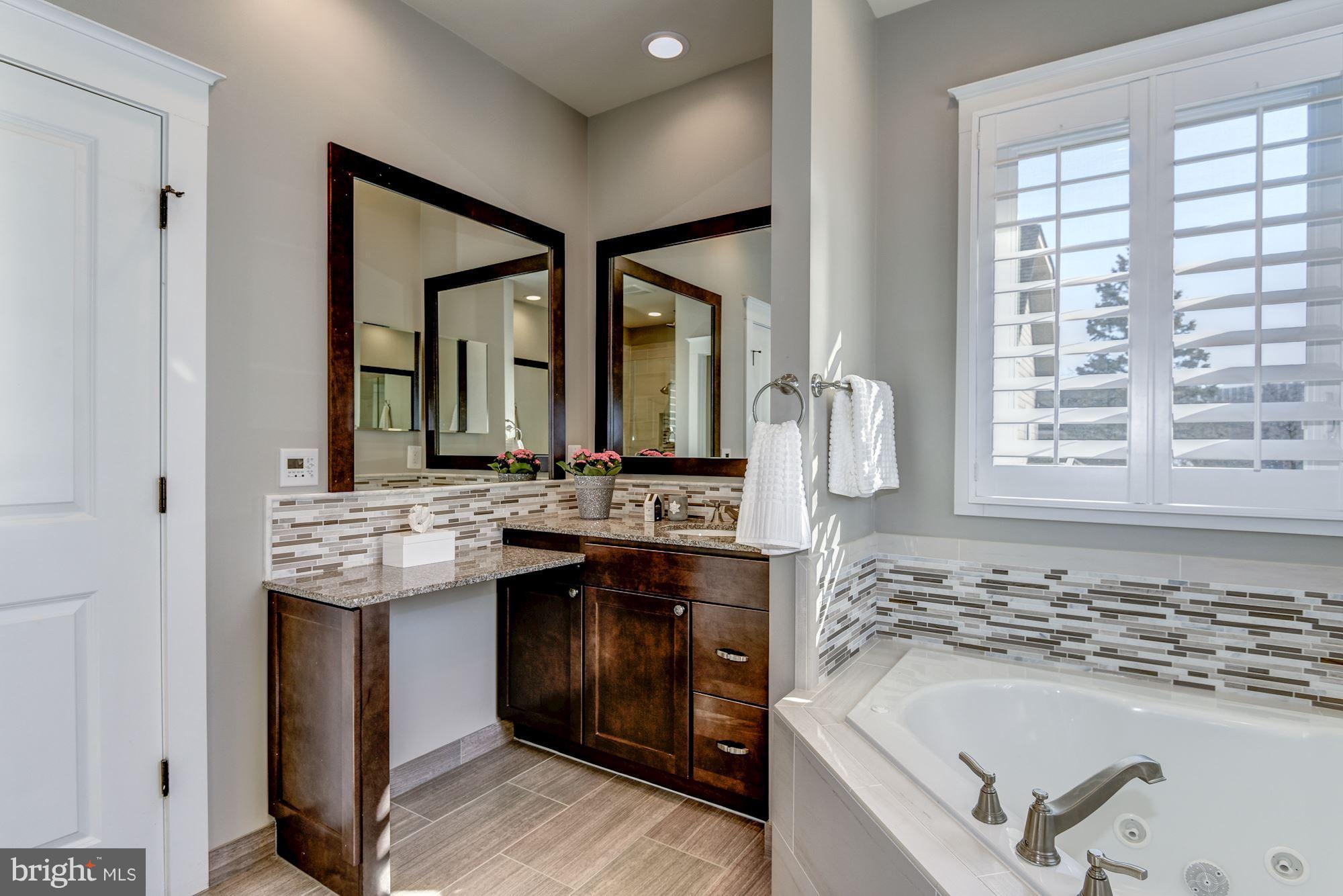 HILLWOOD - Residential