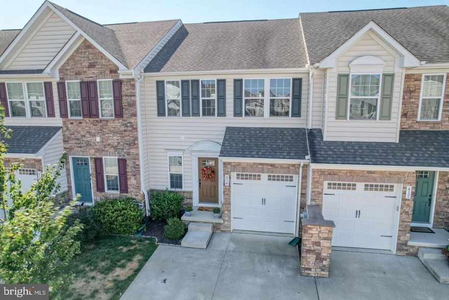 Welcome to the fantastic community of Deep Creek.  This lovely town home is available for a December occupancy.  Featuring three bedrooms and 2.1 baths, this home has a lot to offer.   Located in the Appo School District.  Come see this one today!