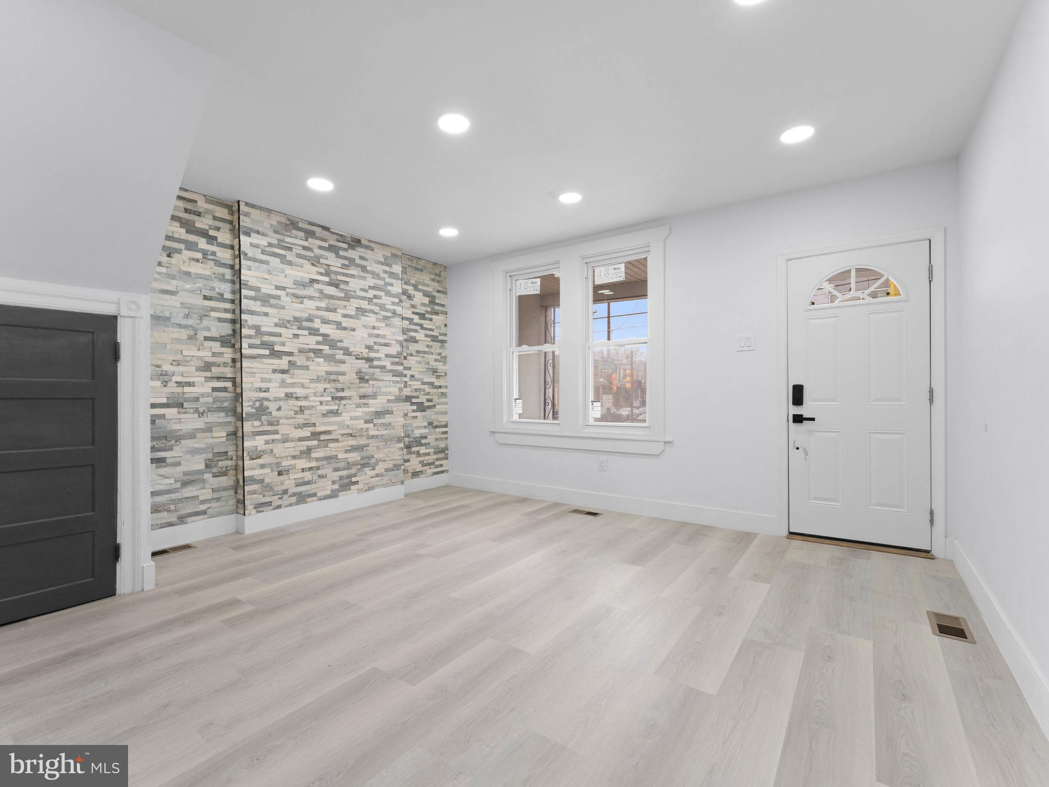 UNIVERSITY CITY - Residential