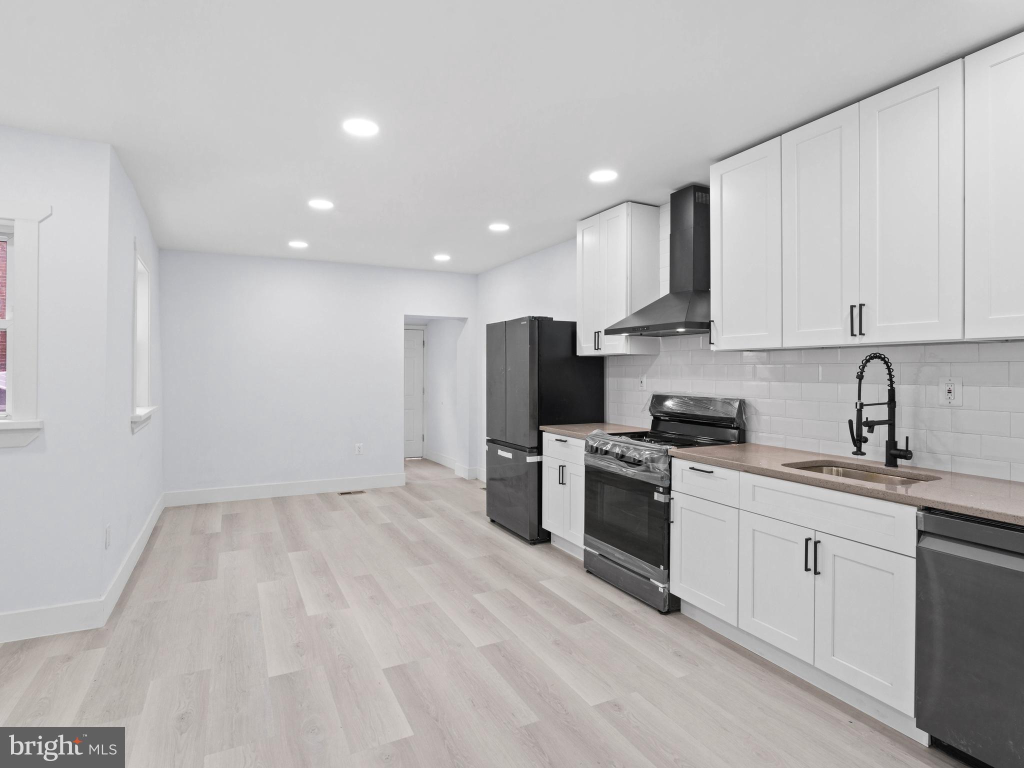 UNIVERSITY CITY - Residential