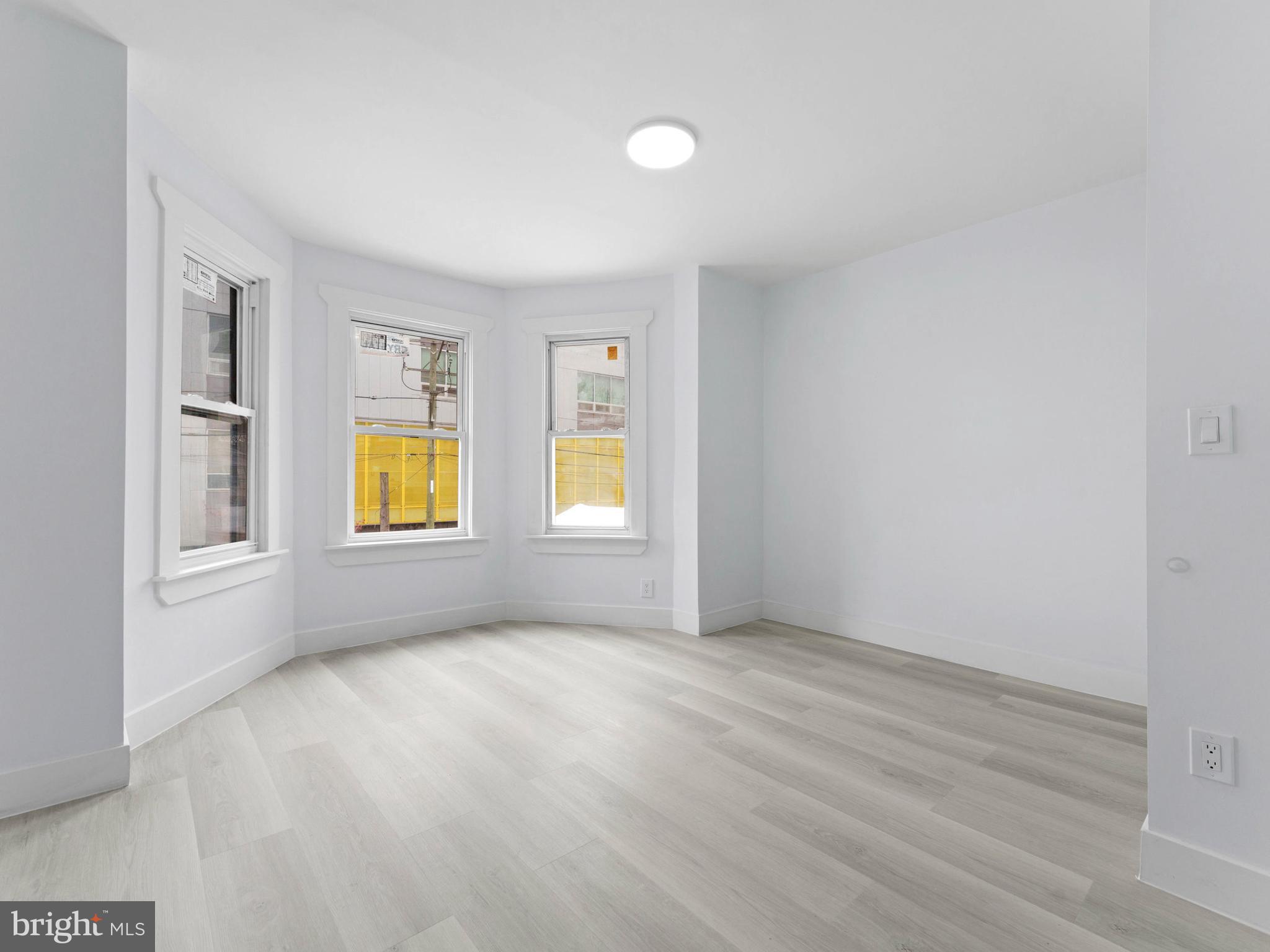 UNIVERSITY CITY - Residential