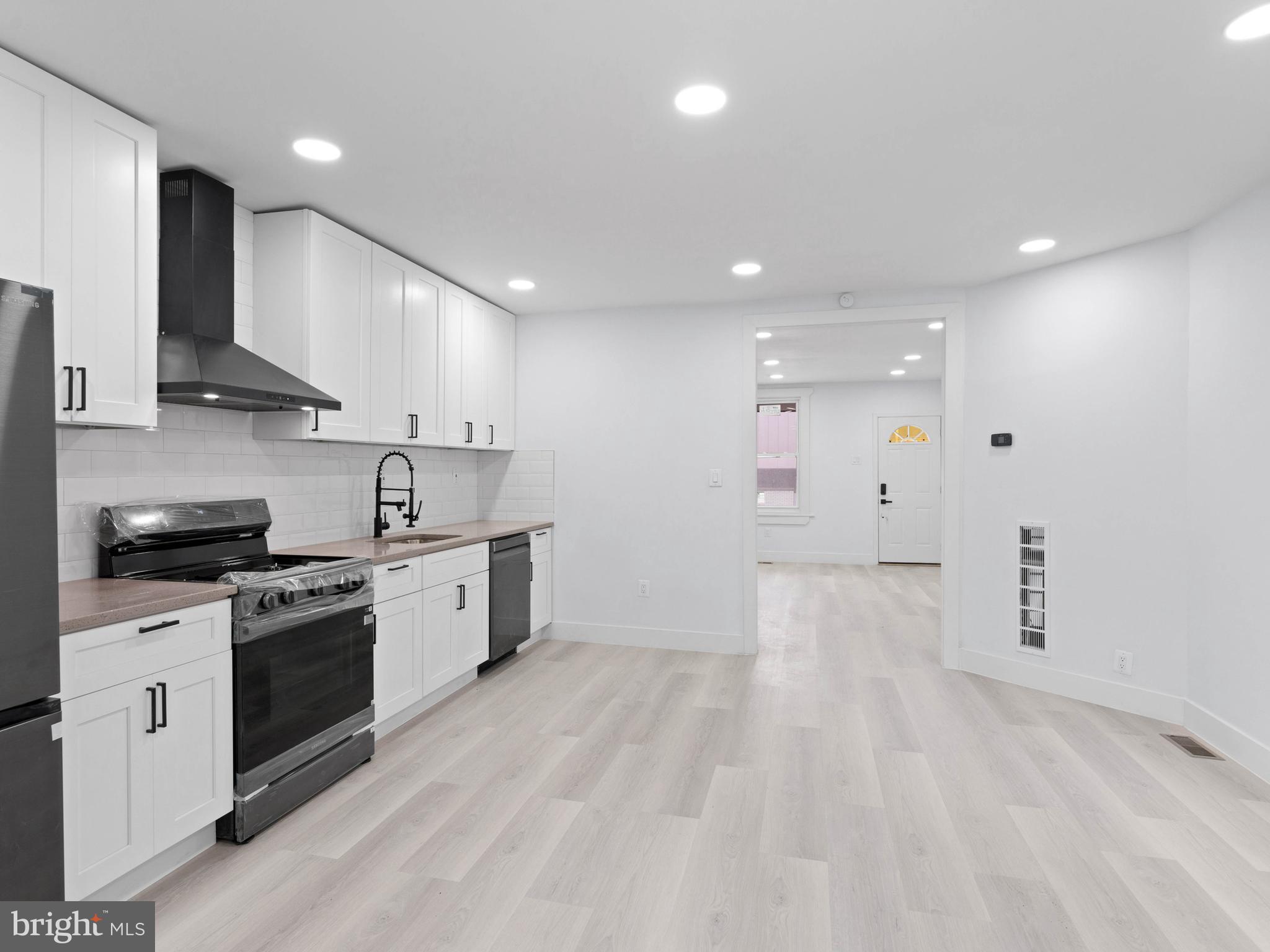 UNIVERSITY CITY - Residential