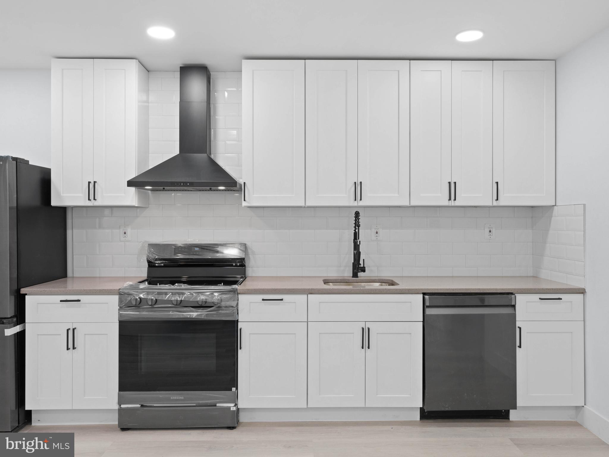 UNIVERSITY CITY - Residential