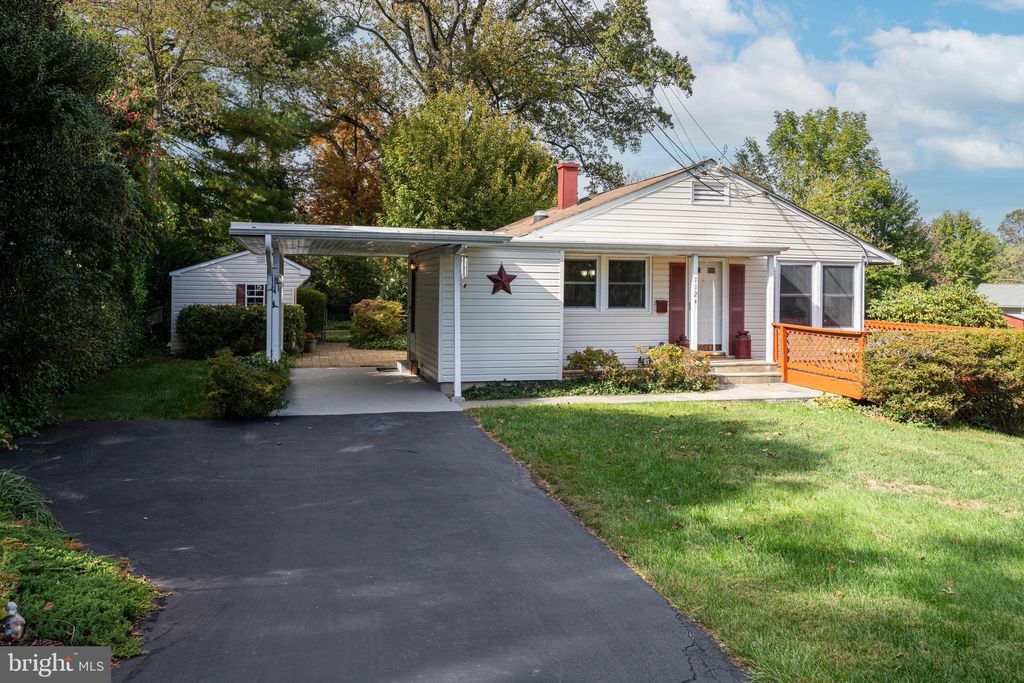 Photo of 7124 Wade Place, FALLS CHURCH, VA 22042 (MLS # VAFX2274674)