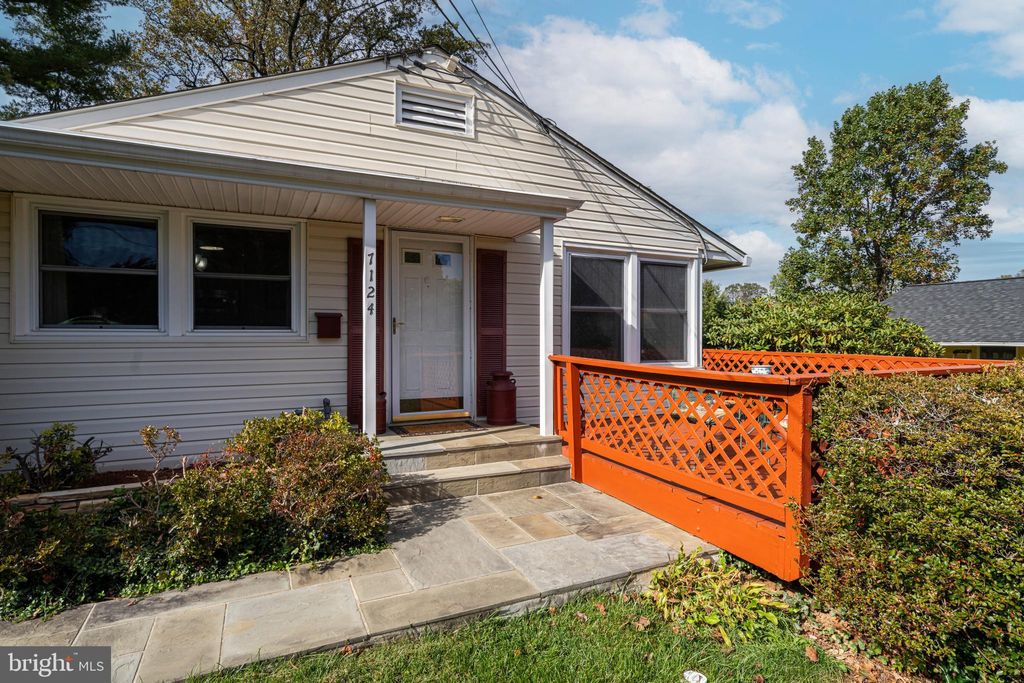 Photo of 7124 Wade Place, FALLS CHURCH, VA 22042 (MLS # VAFX2274674)