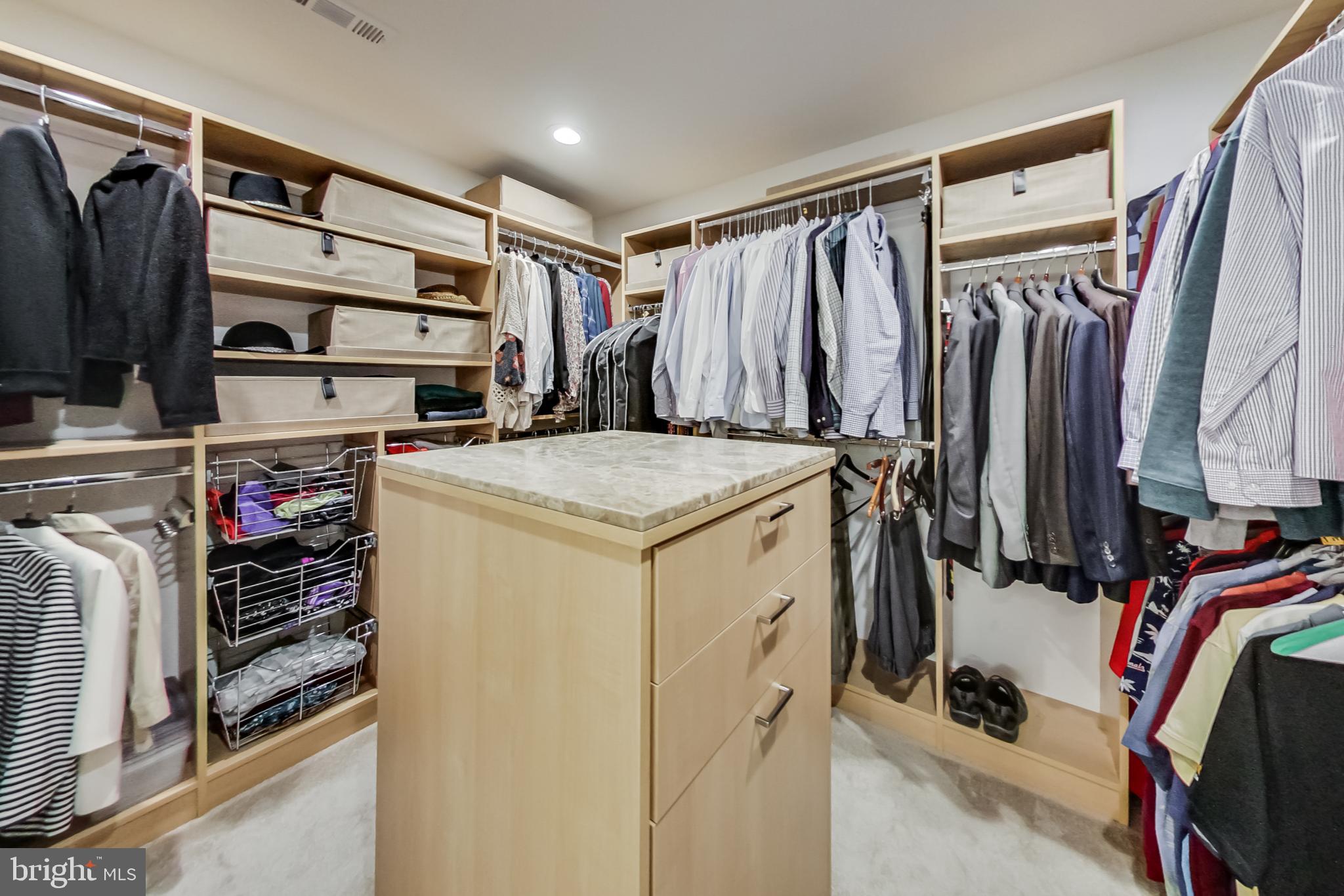 CHANTILLY HIGHLANDS - Residential