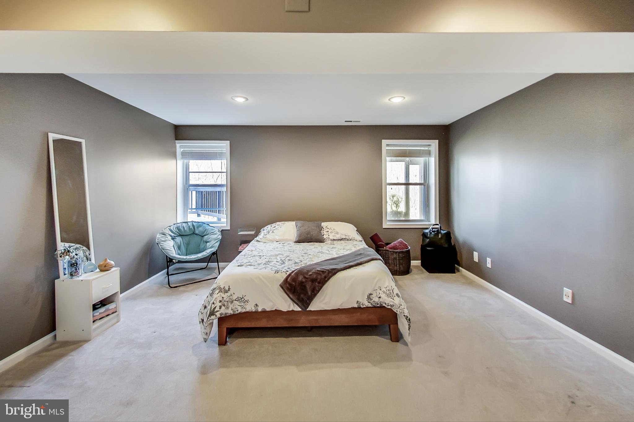 CHANTILLY HIGHLANDS - Residential