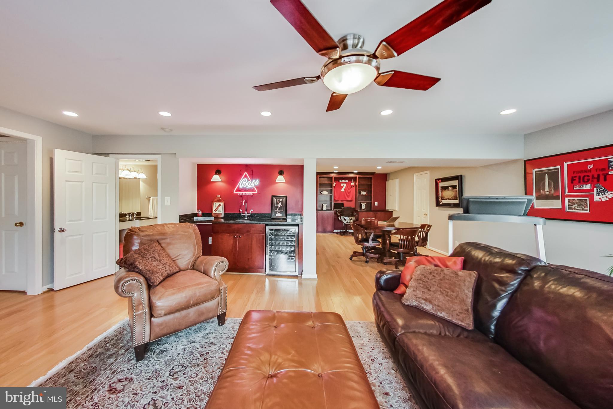 CHANTILLY HIGHLANDS - Residential