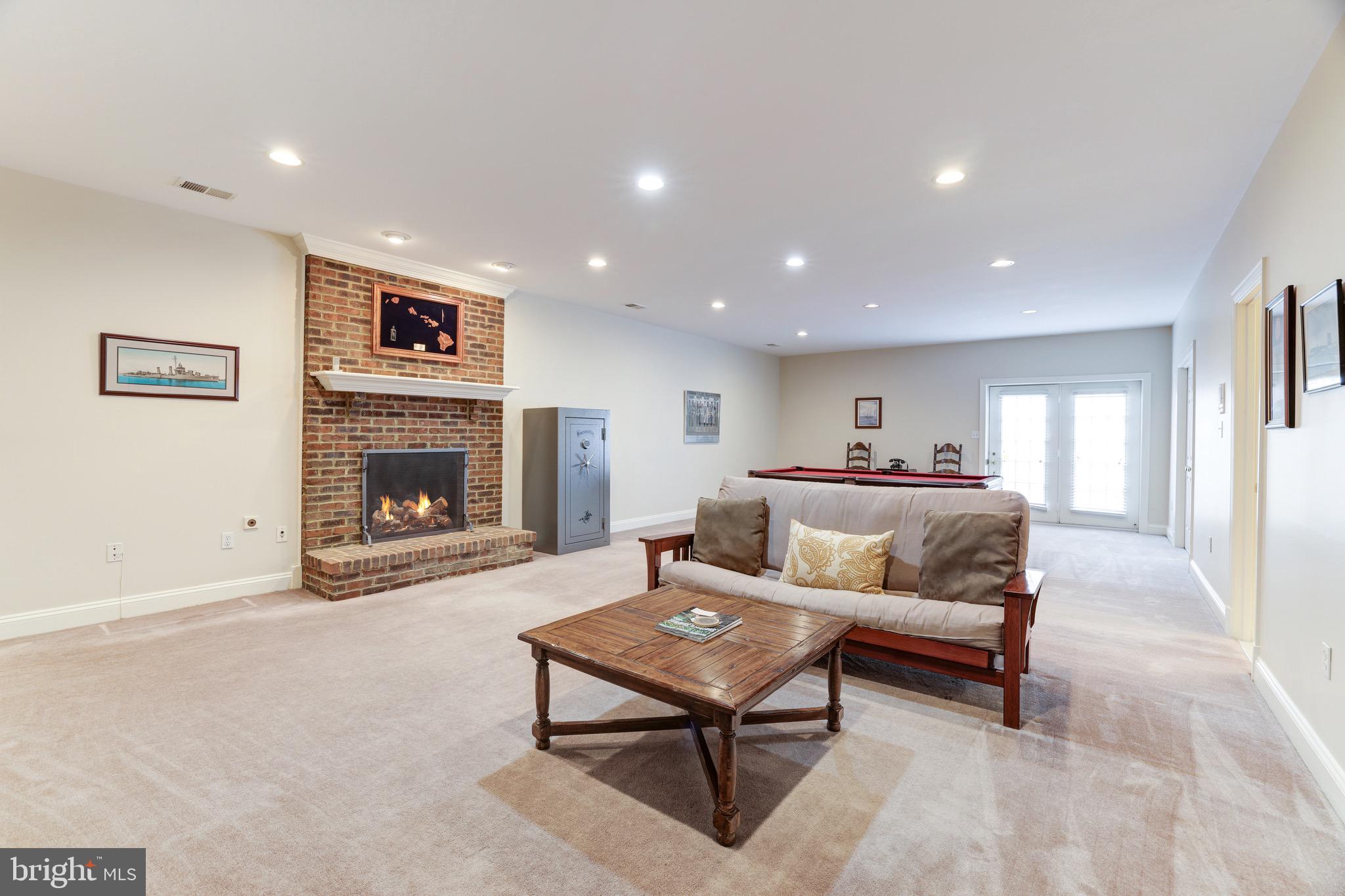 WOLFTRAP ESTATES - Residential