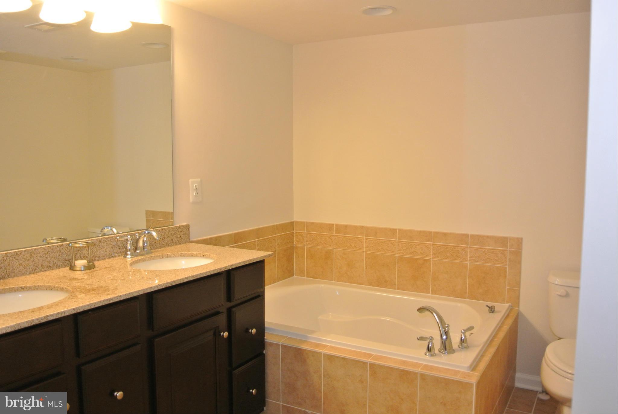 RAINCLIFFE CENTER - Residential Lease