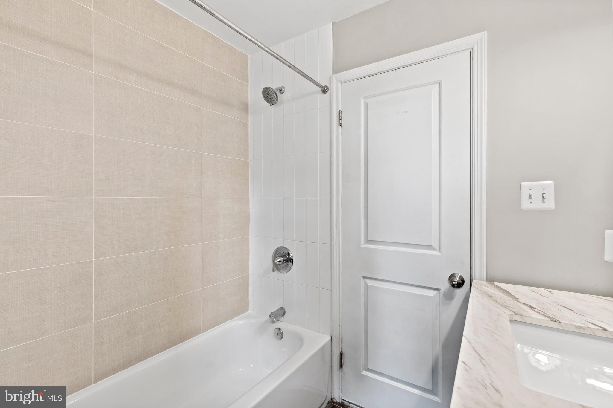 THORNEWOOD PARK - Residential