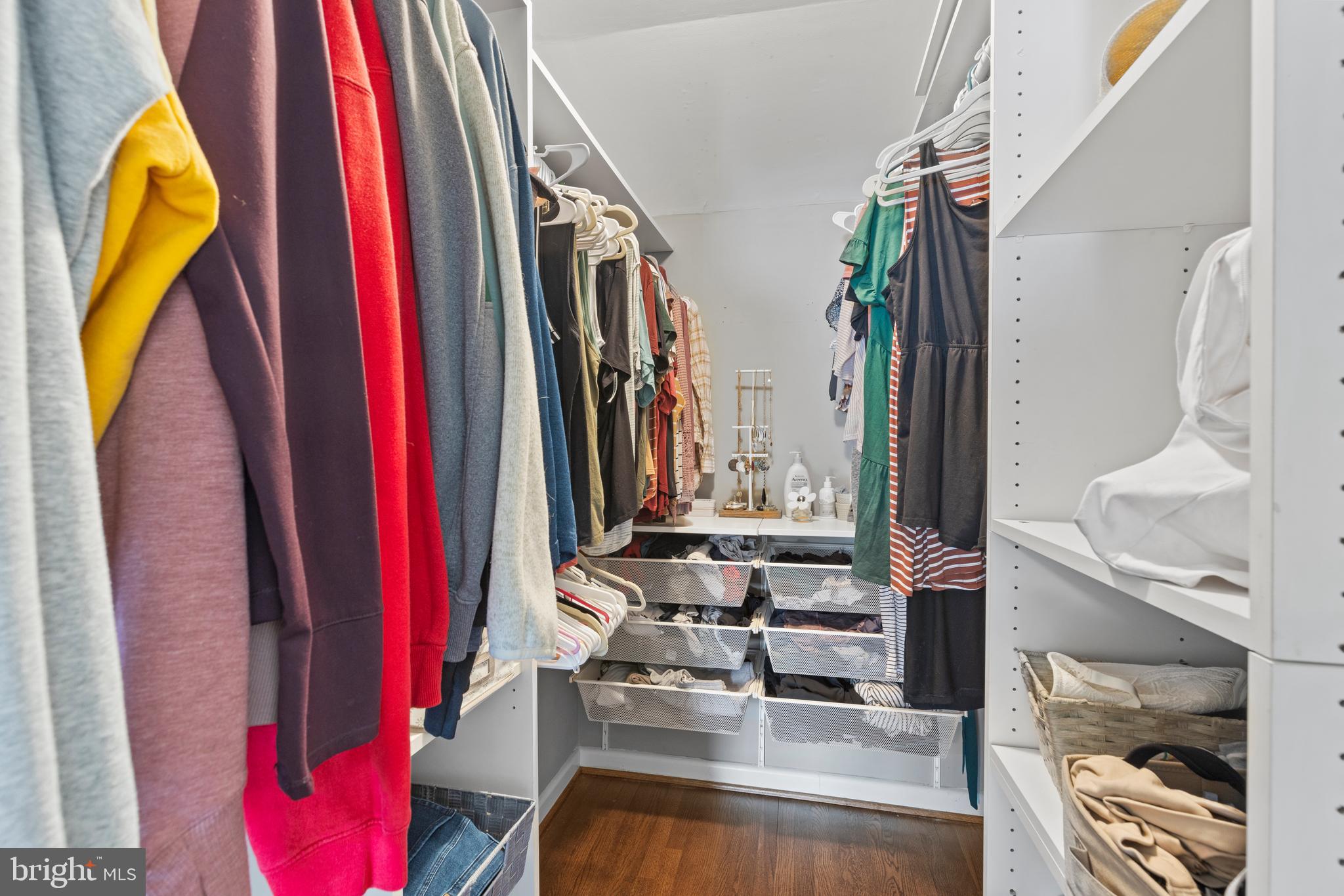 THORNEWOOD PARK - Residential