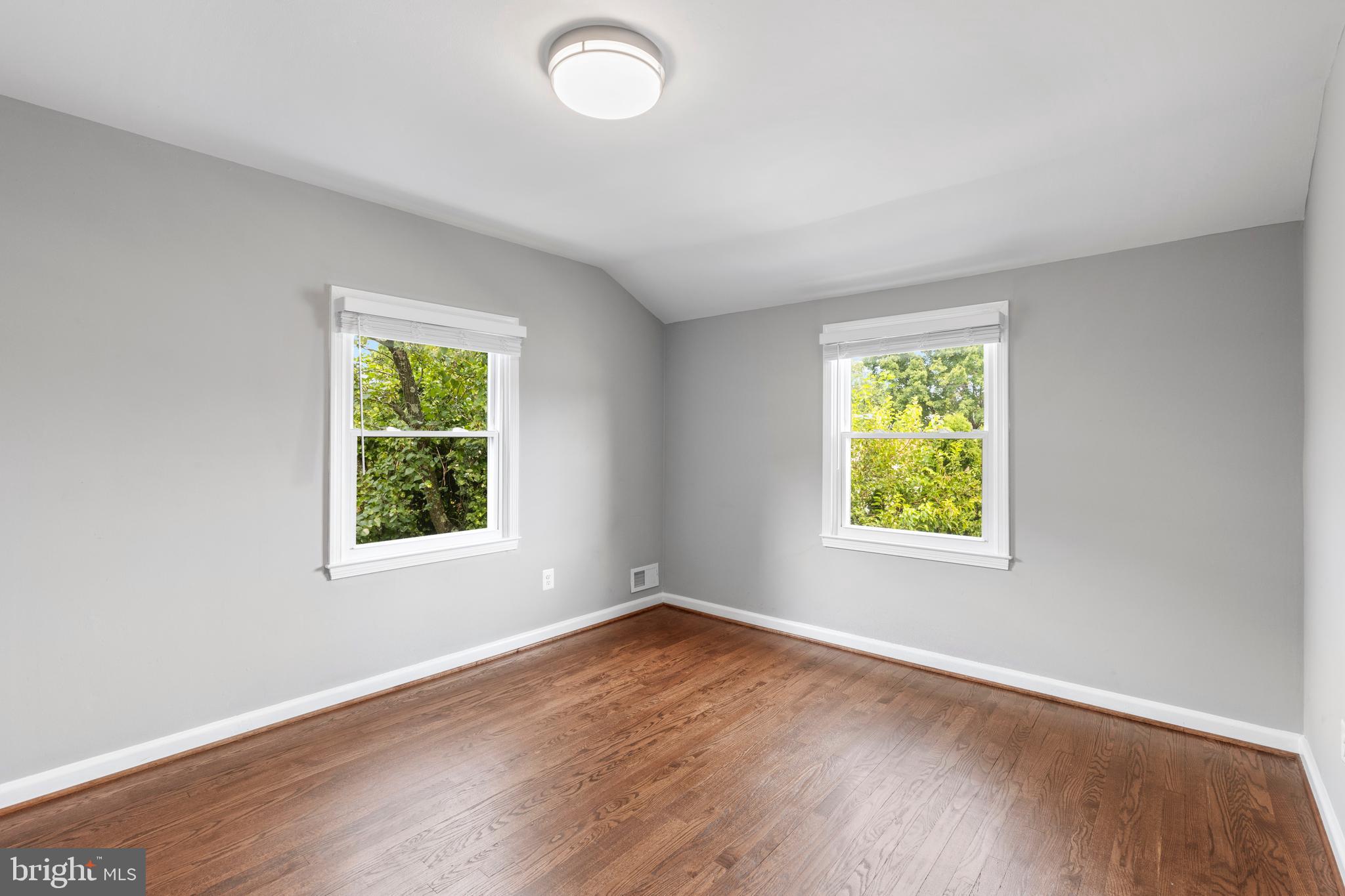 THORNEWOOD PARK - Residential