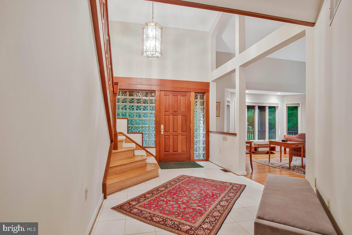 1204 JOHN ROSS COURT