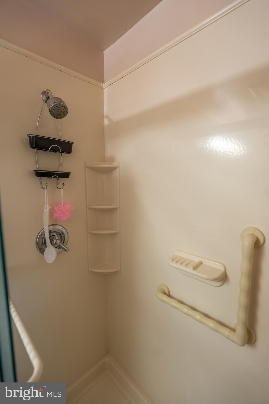 MOUNTAIN STREAM VILLAGE - Residential