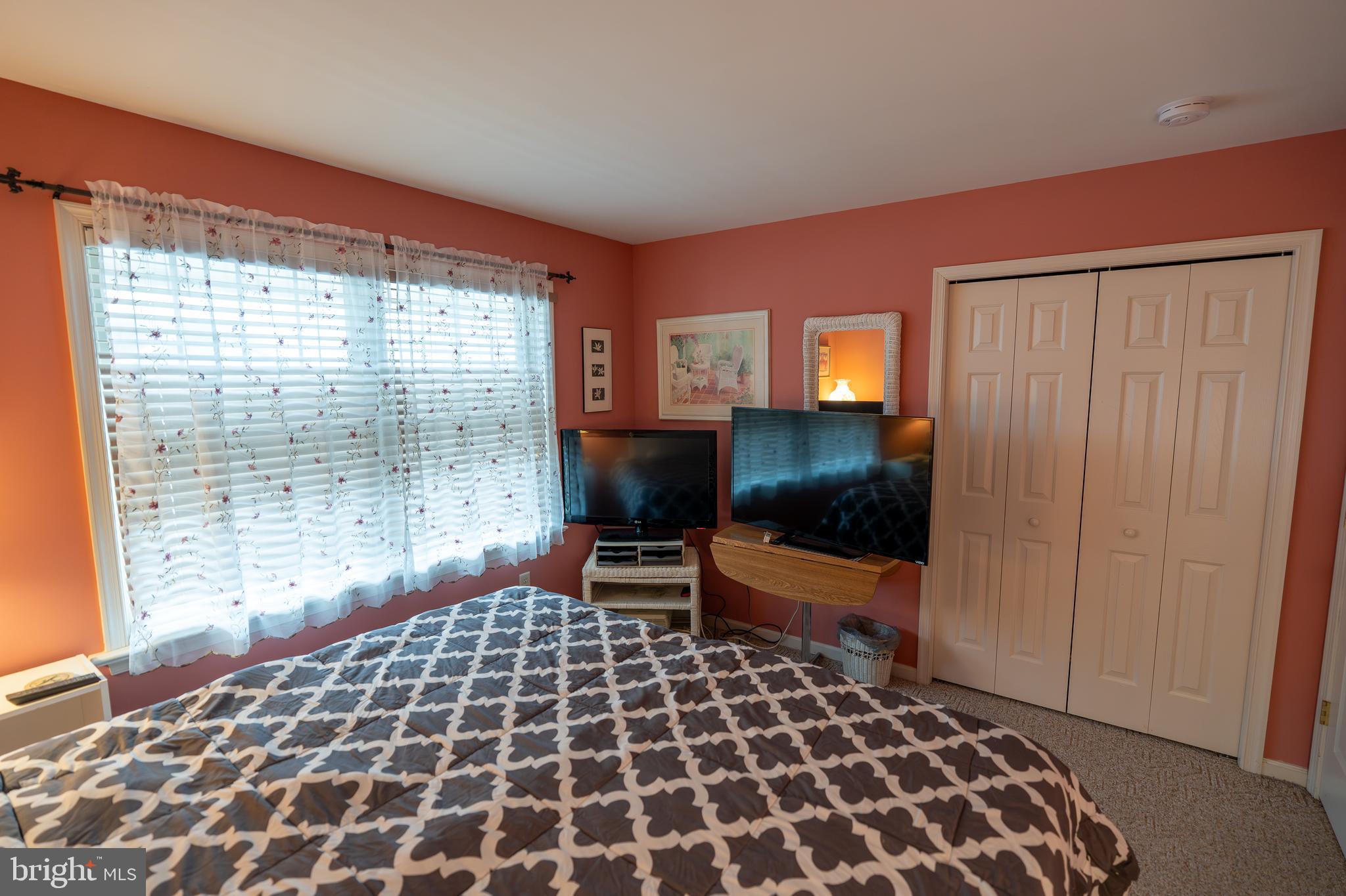 MOUNTAIN STREAM VILLAGE - Residential