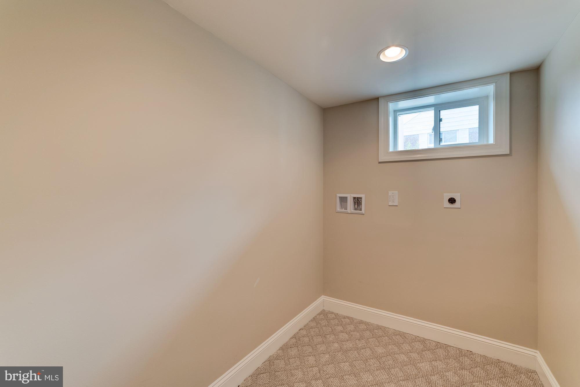 BROYHILL CREST - Residential