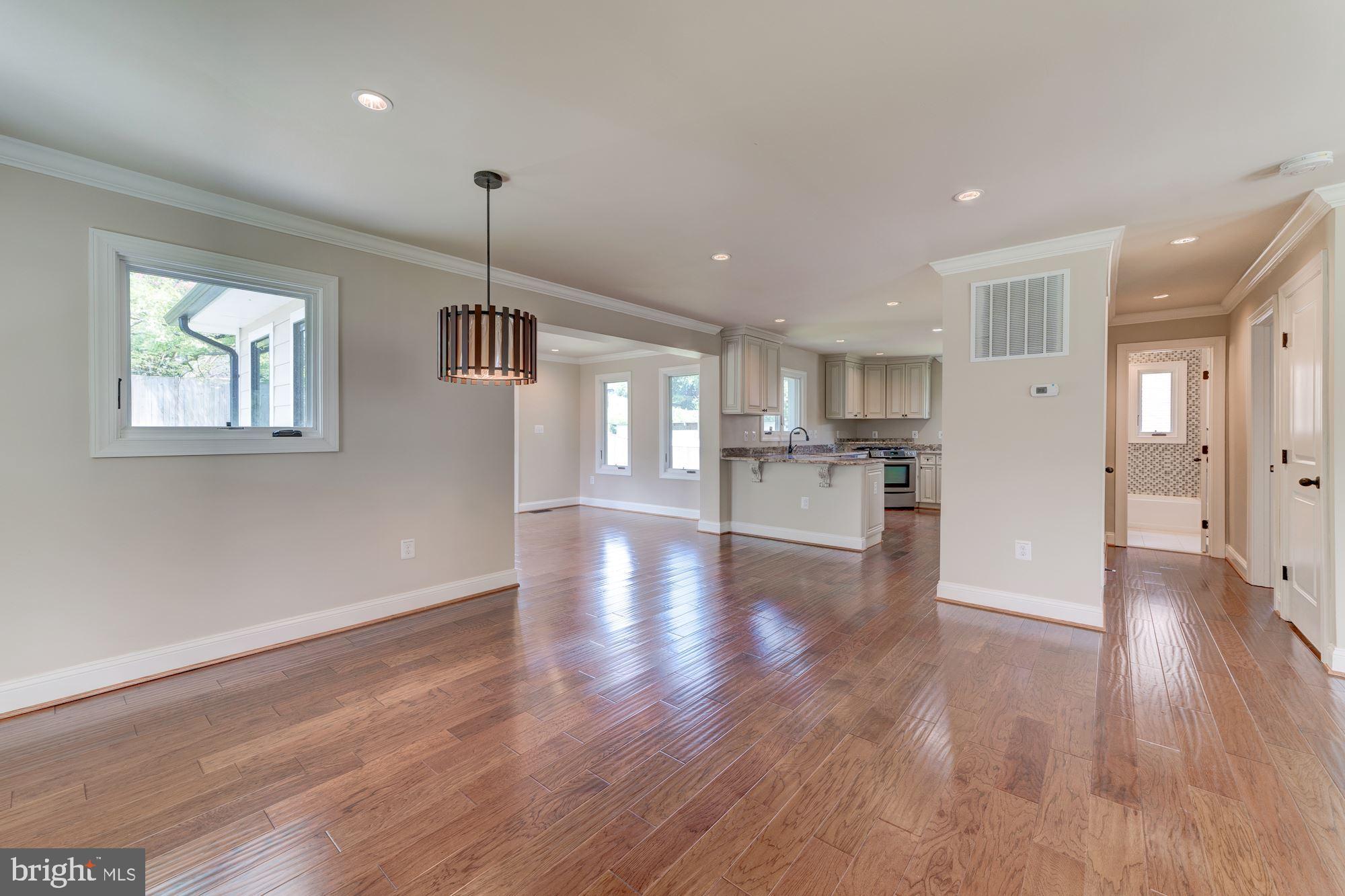 BROYHILL CREST - Residential