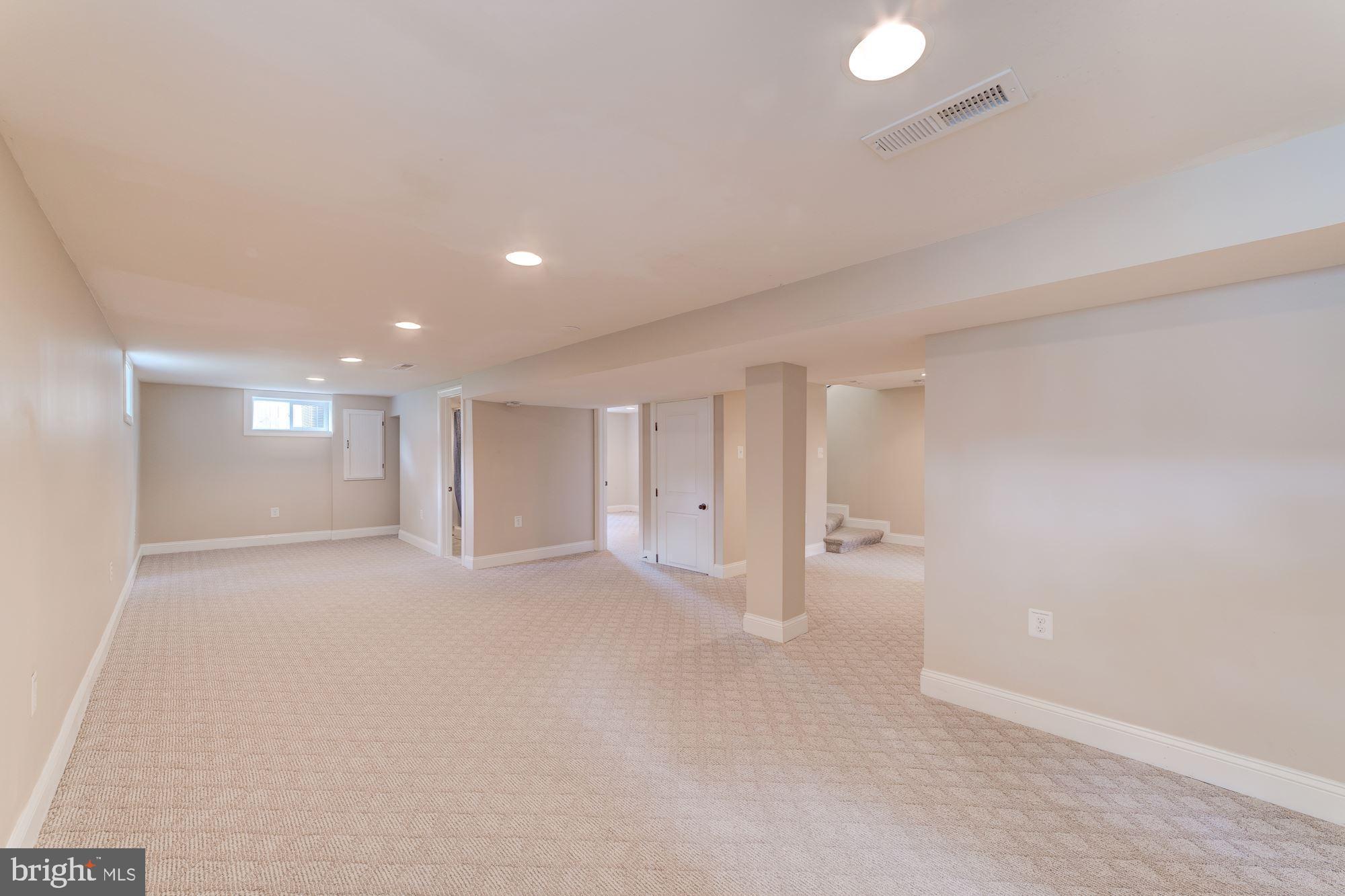 BROYHILL CREST - Residential