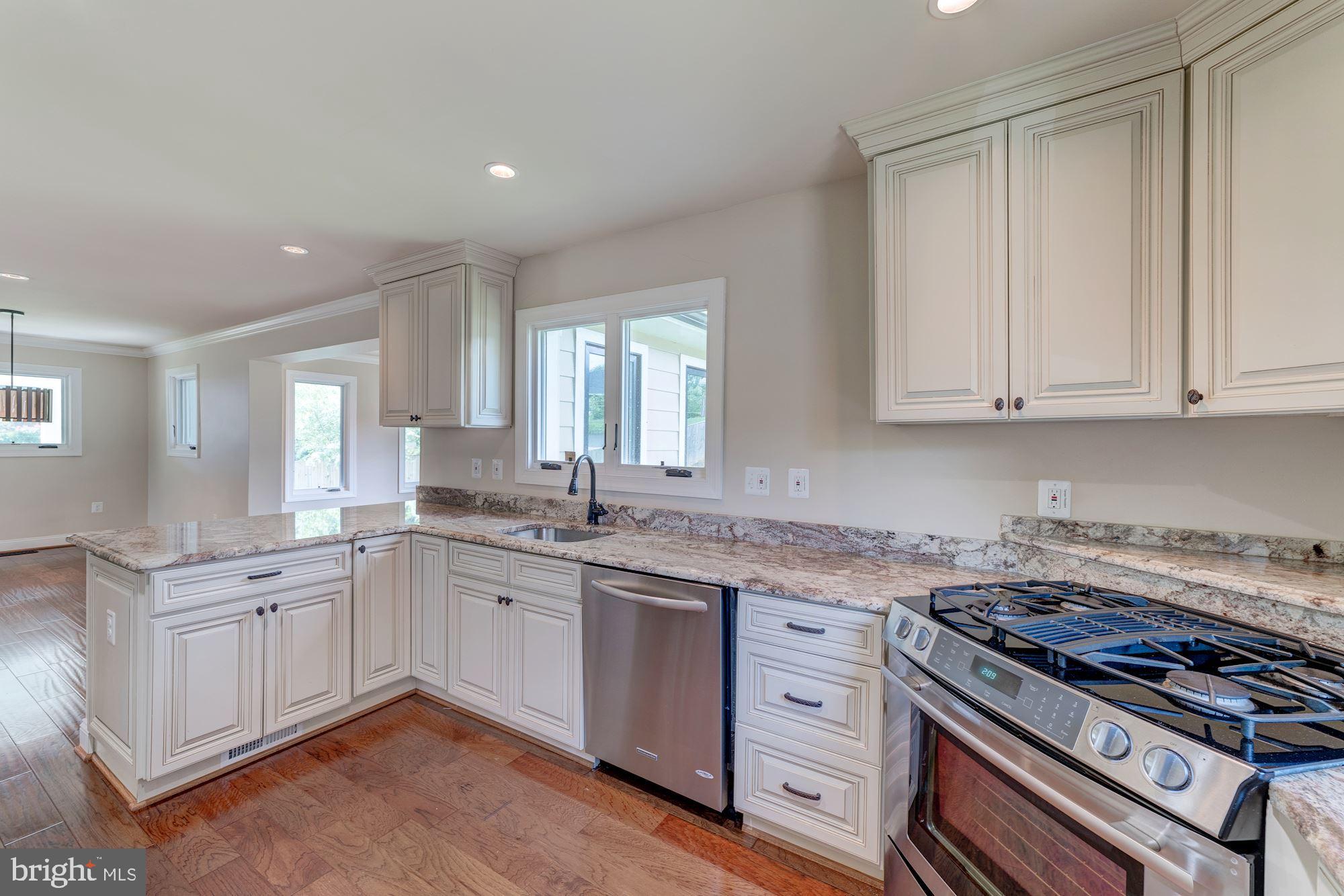 BROYHILL CREST - Residential