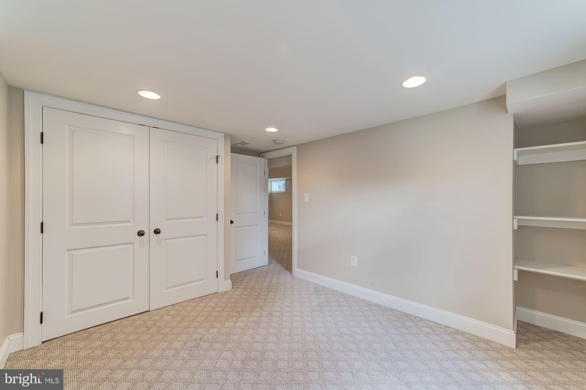 BROYHILL CREST - Residential