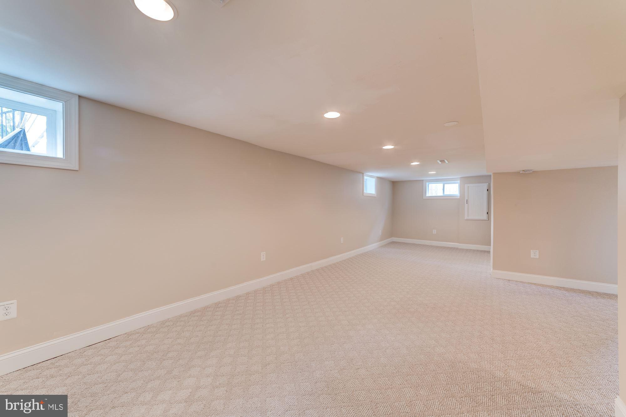 BROYHILL CREST - Residential