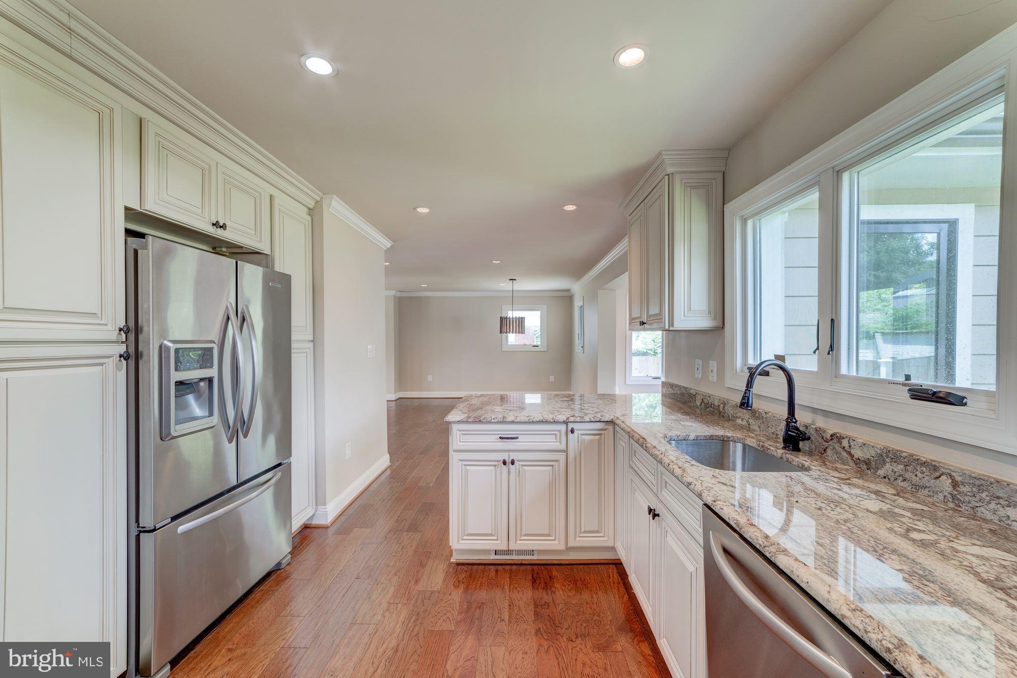 BROYHILL CREST - Residential