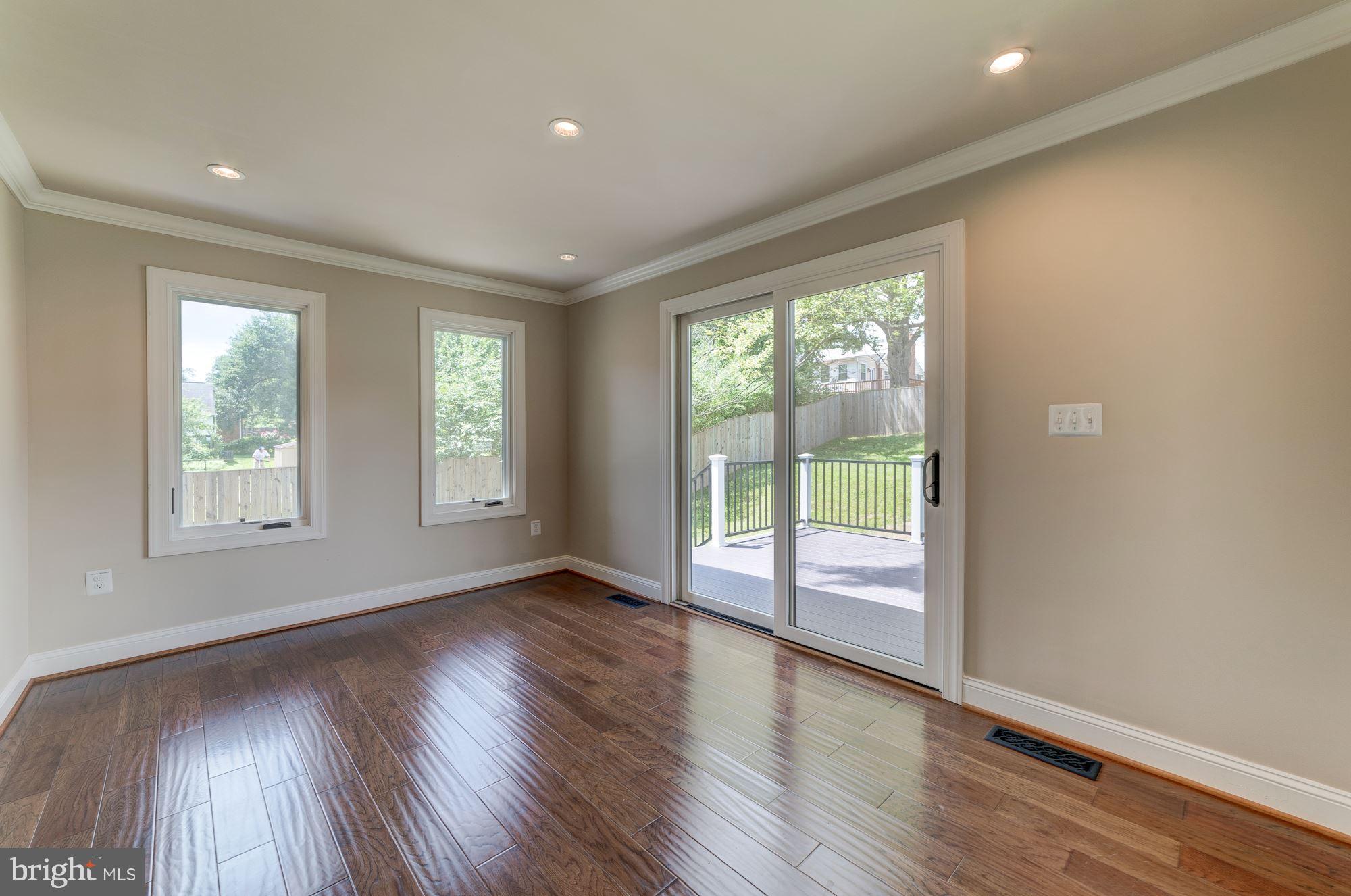 BROYHILL CREST - Residential