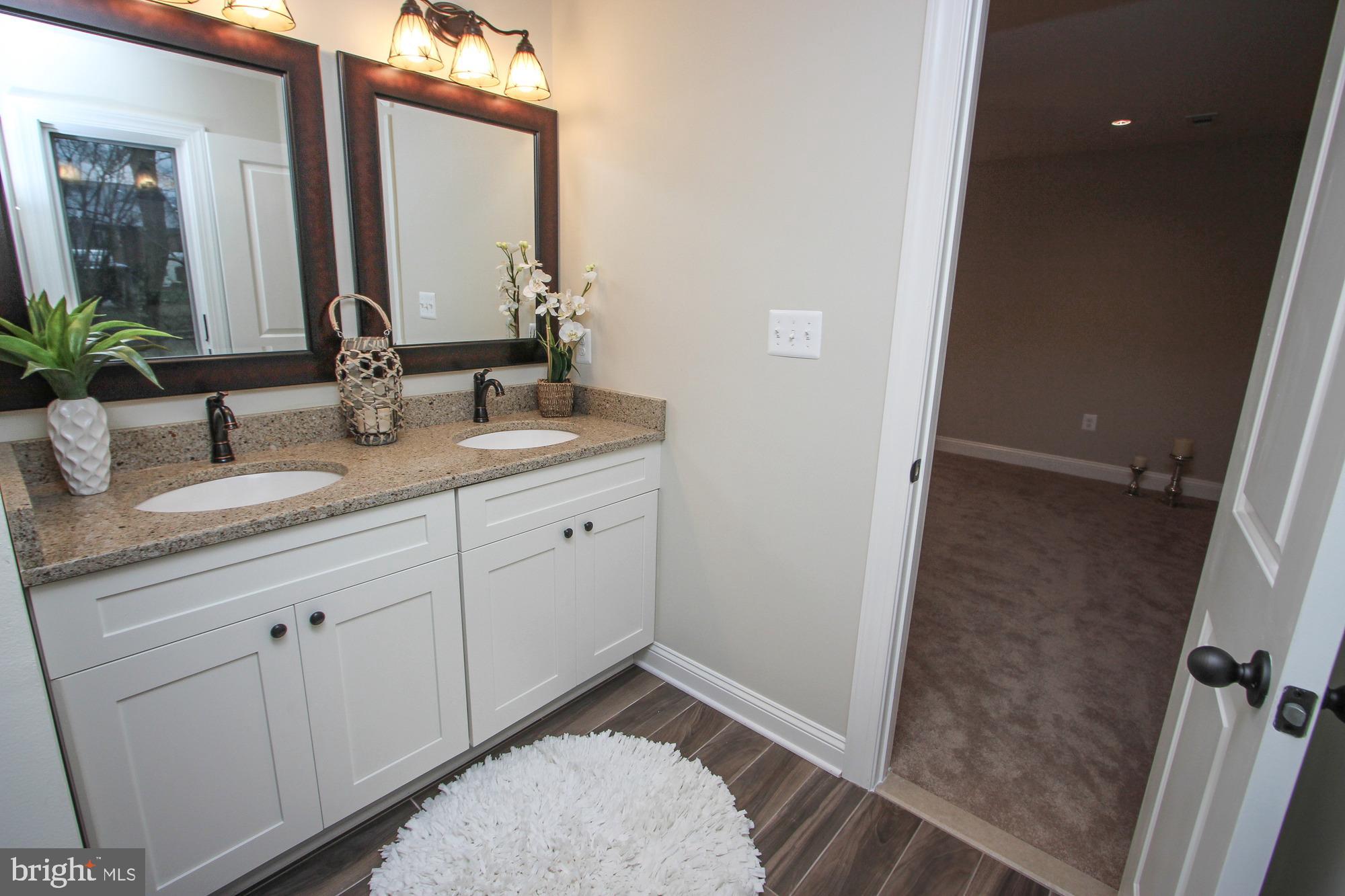 BROYHILL CREST - Residential