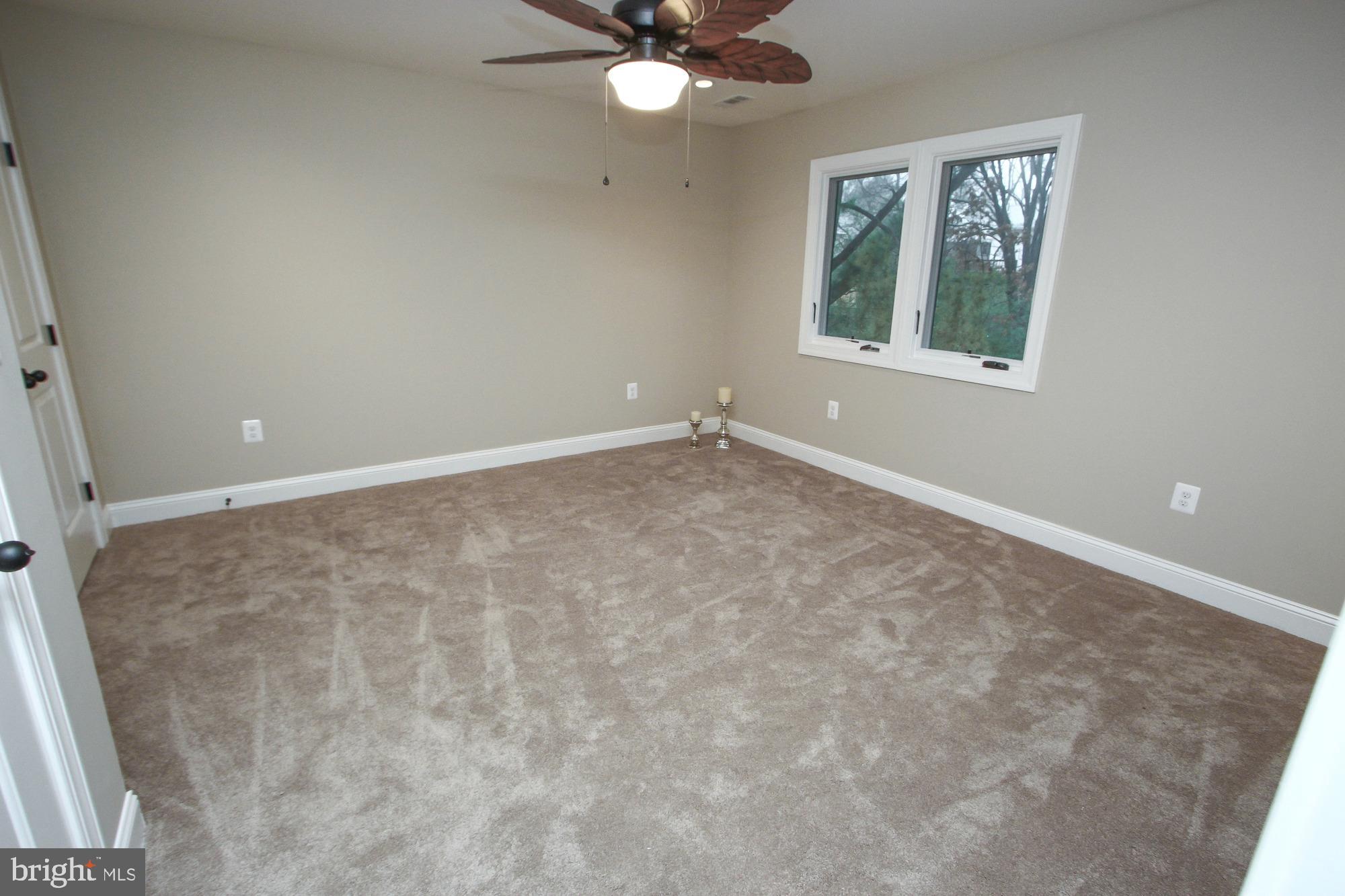 BROYHILL CREST - Residential