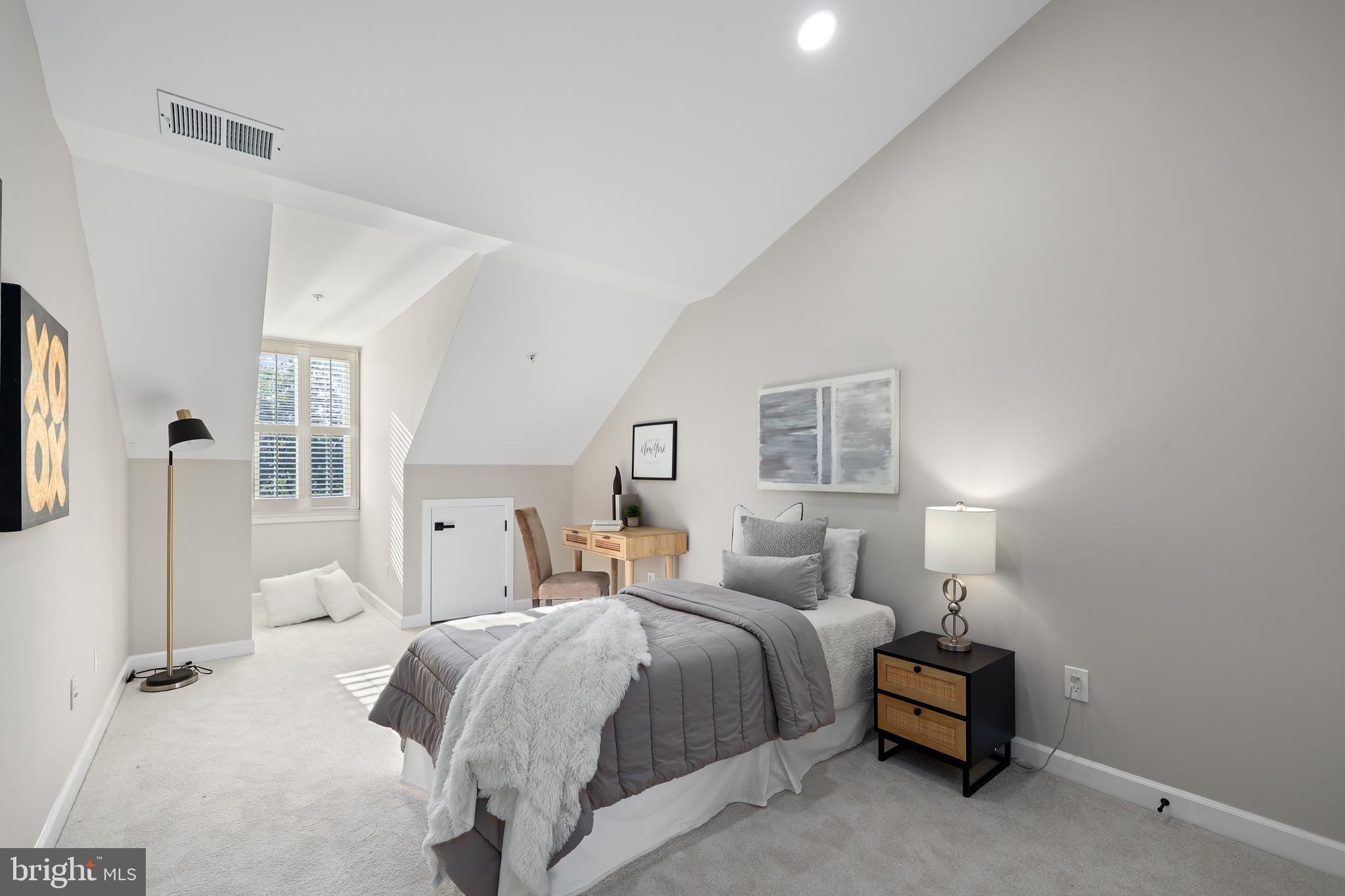 CHATHAM SQUARE - Residential