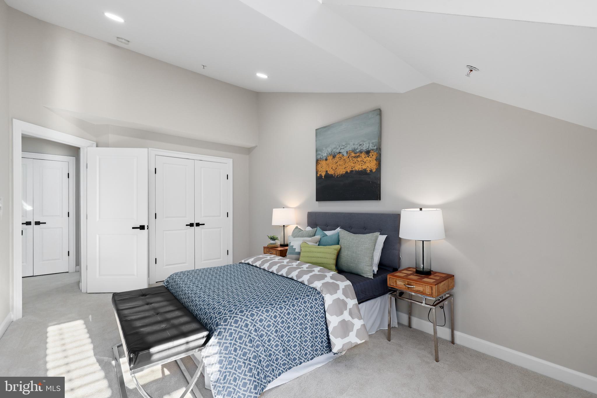 CHATHAM SQUARE - Residential