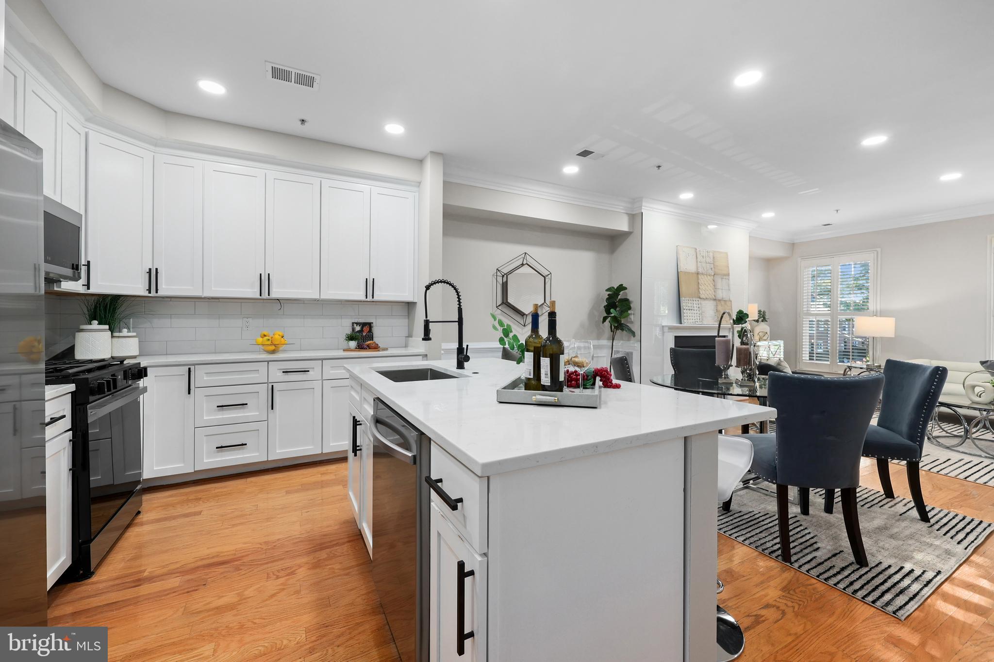 CHATHAM SQUARE - Residential