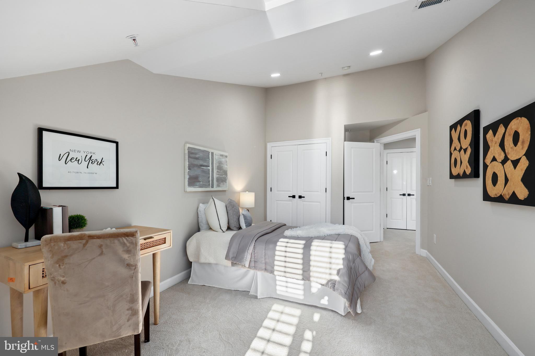 CHATHAM SQUARE - Residential