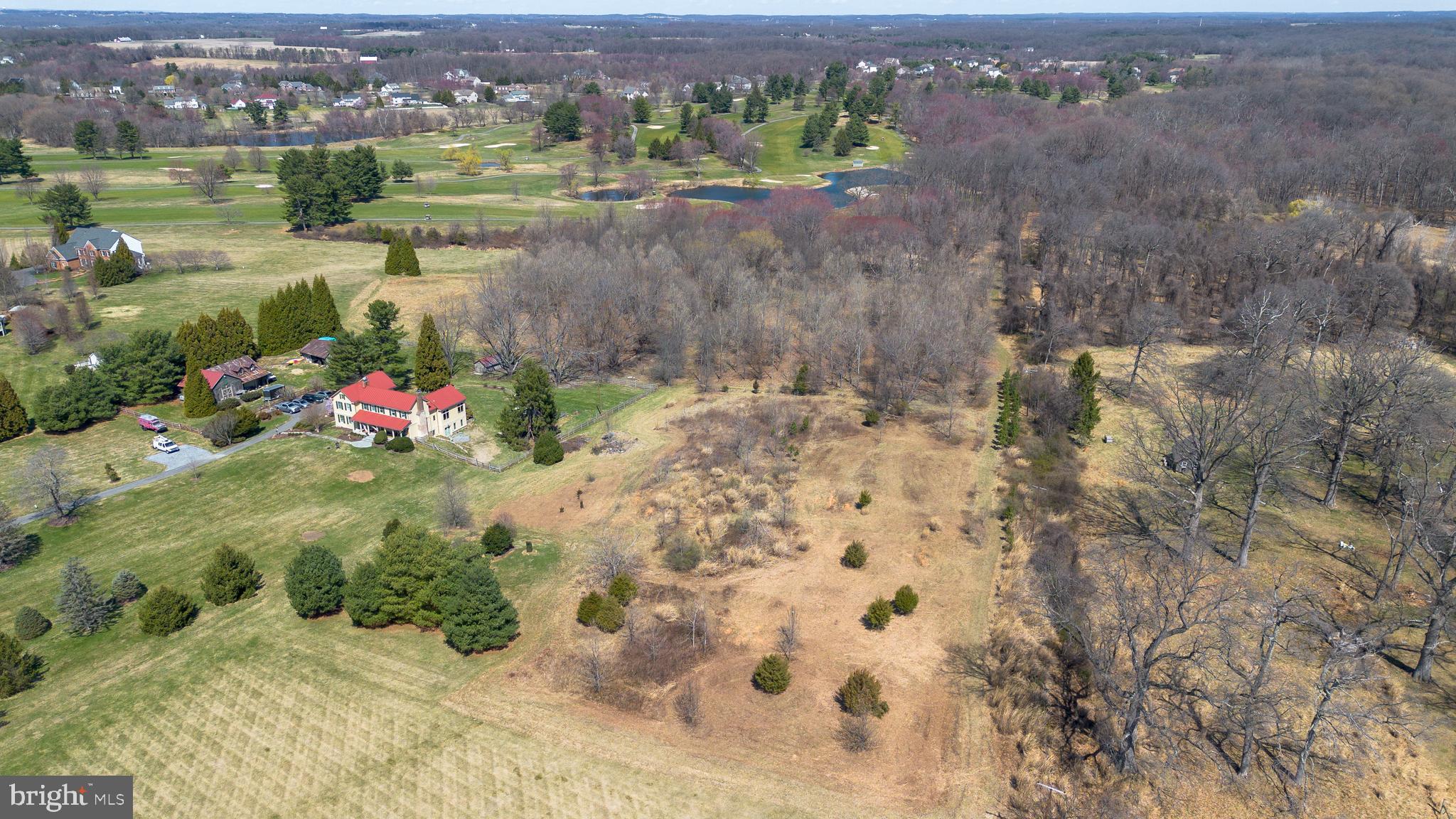 GOLF ESTATES - Land