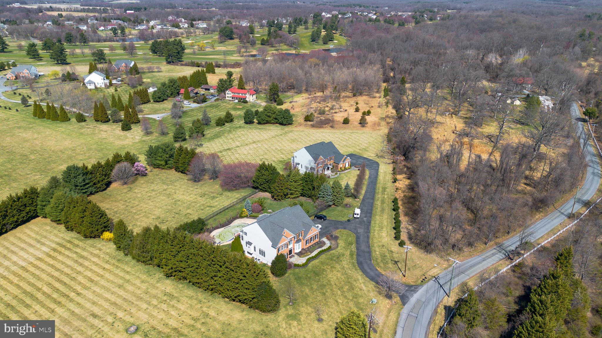 GOLF ESTATES - Land