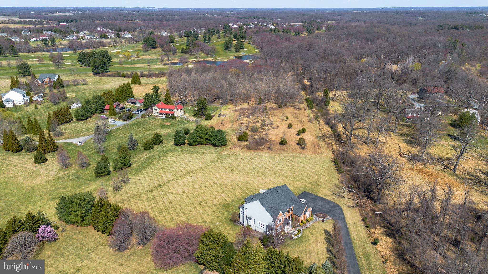 GOLF ESTATES - Land