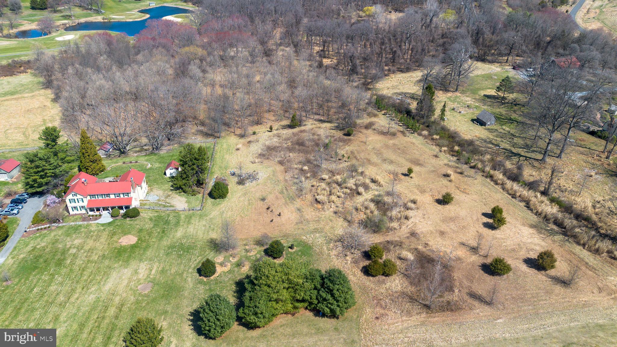 GOLF ESTATES - Land