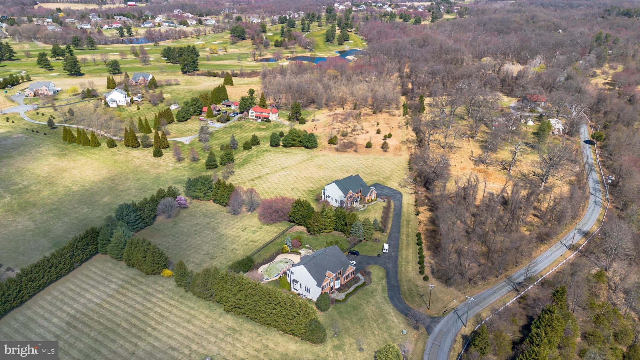 GOLF ESTATES - Land