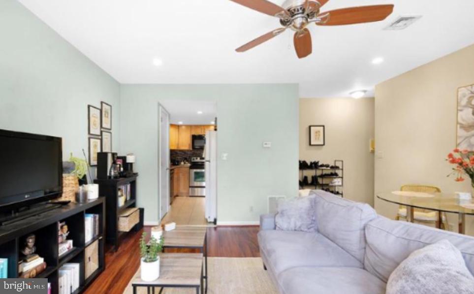 BELLA VISTA - Residential Lease