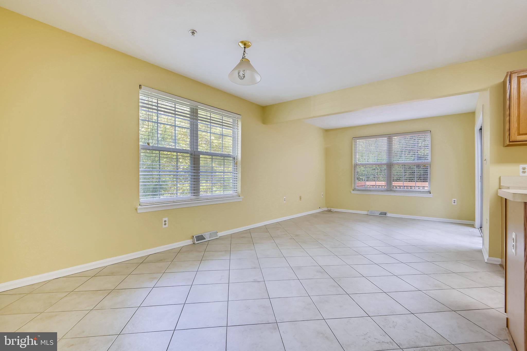 COLLEGE - Residential